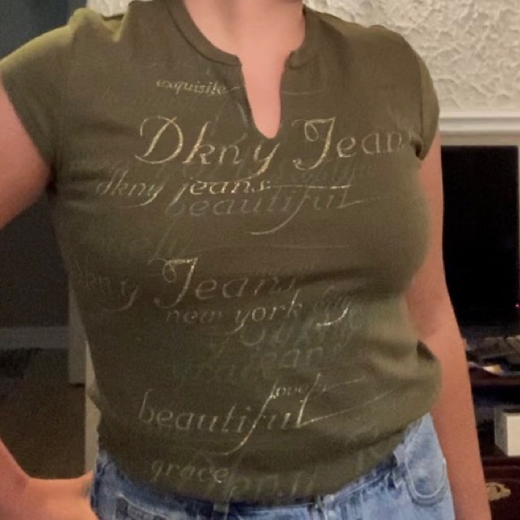 DKNY Vintage Tee-Shirt - Picture 2 of 4